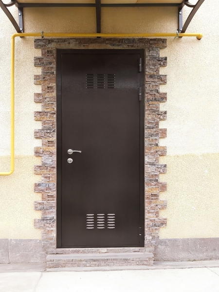 Техническая дверь с вентиляцией Техническая дверь с вентиляцией